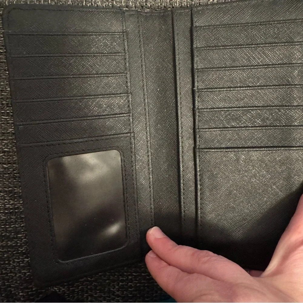 🤎 Fossil Colorblock Leather Wallet